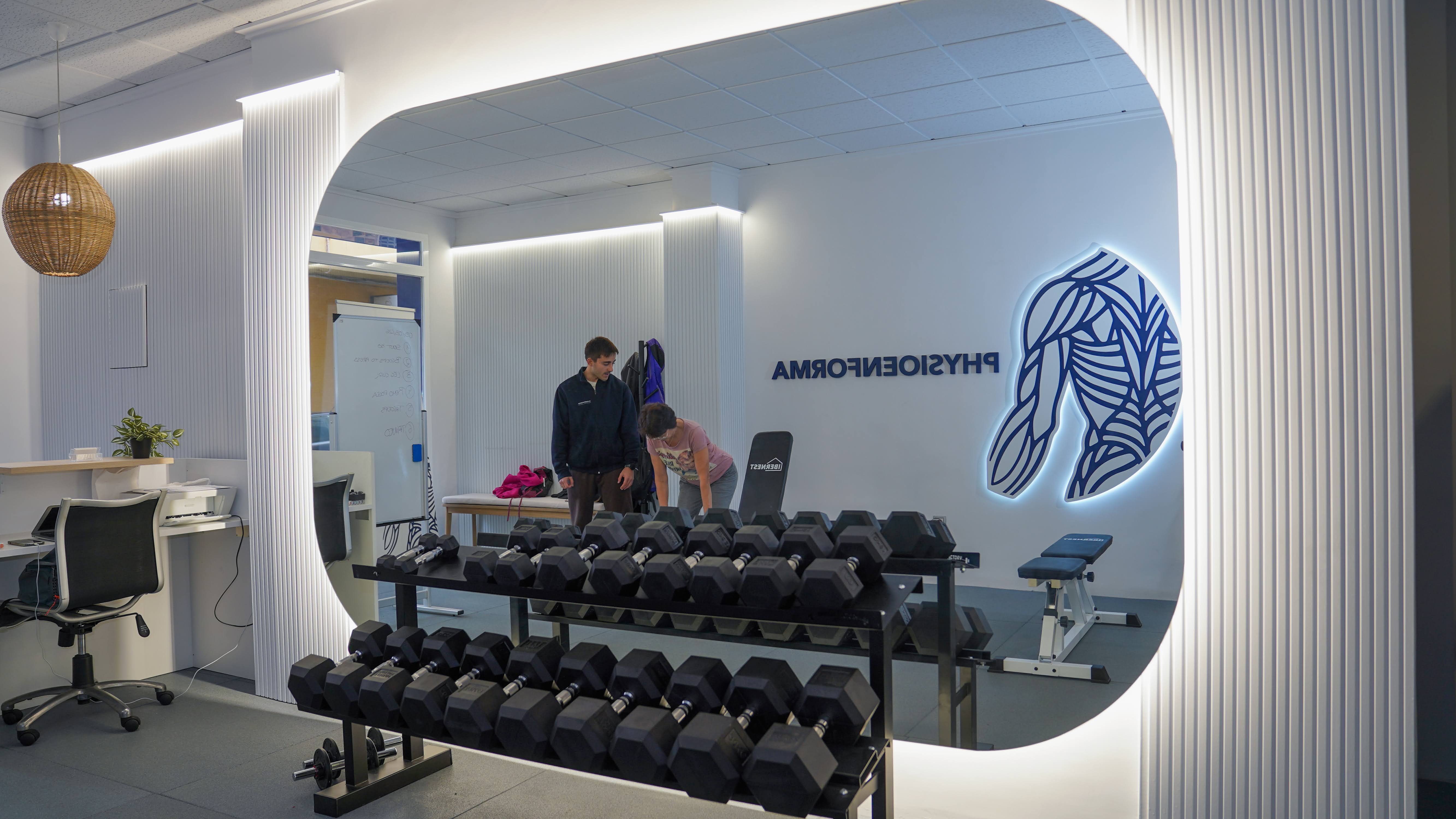 Gimnasio para ejercicio en grupo en Physioenforma